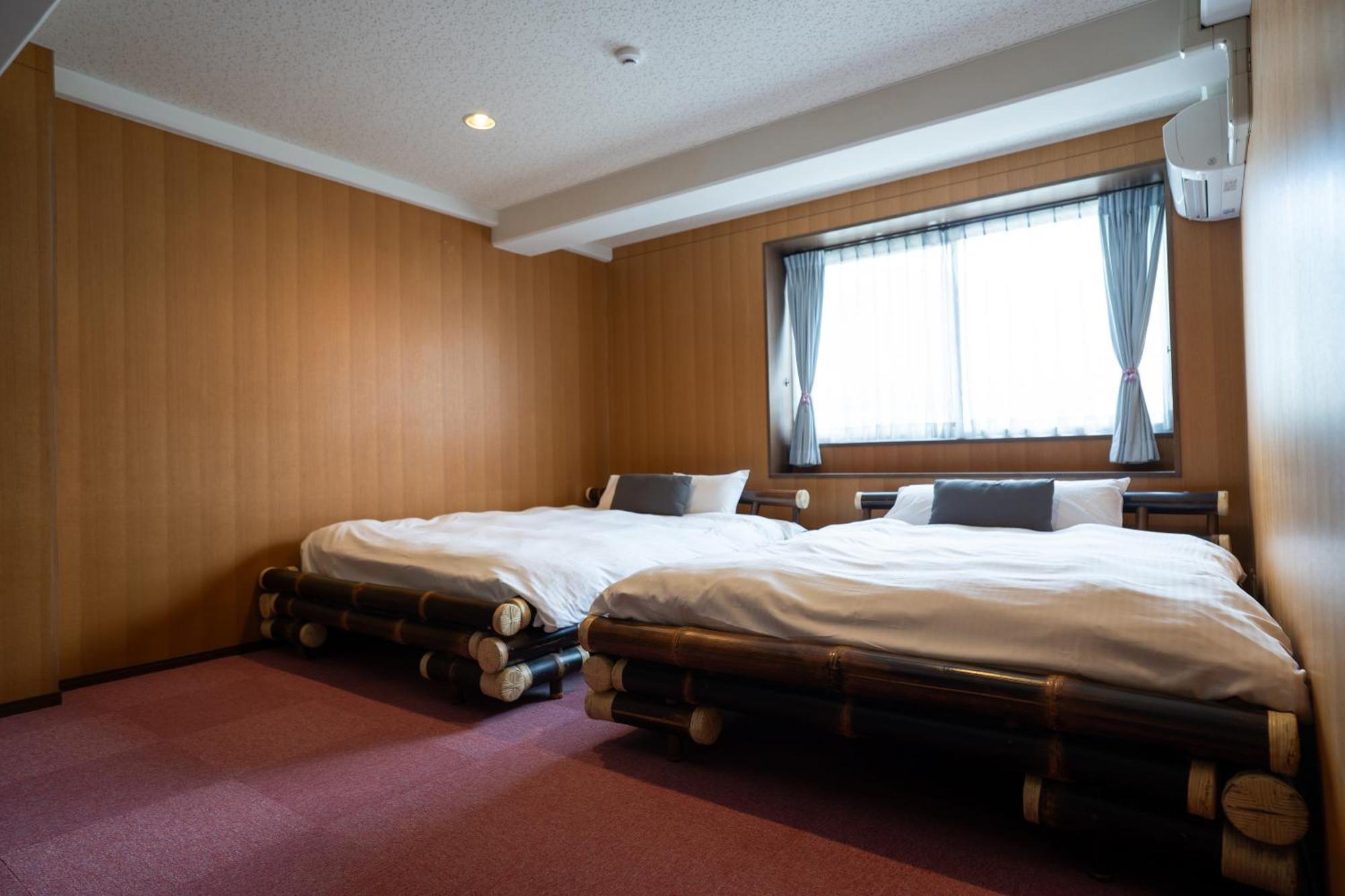 Royal Hotel Йомитан Екстериор снимка