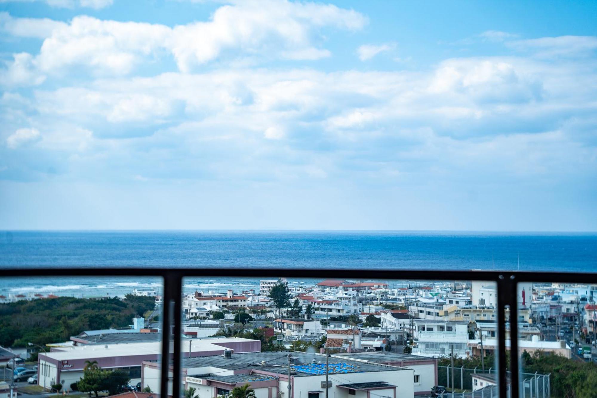 Royal Hotel Йомитан Екстериор снимка